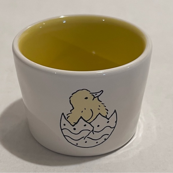 Rae Dunn Easter Set of 4 Ceramic Measuring Cups - Picture 14 of 17